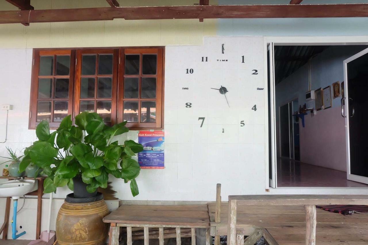 Lungkluay Homestay Ko Kut Exterior foto